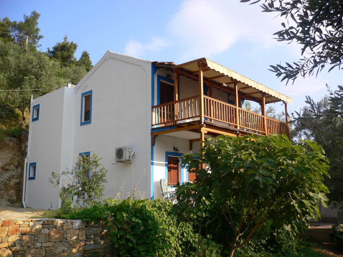 Megalos Mourtias Alonnisos Town Exterior photo
