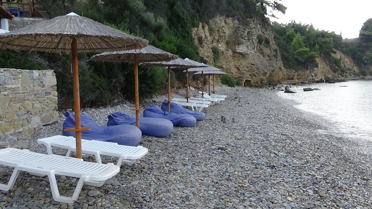 Megalos Mourtias Alonnisos Town Exterior photo