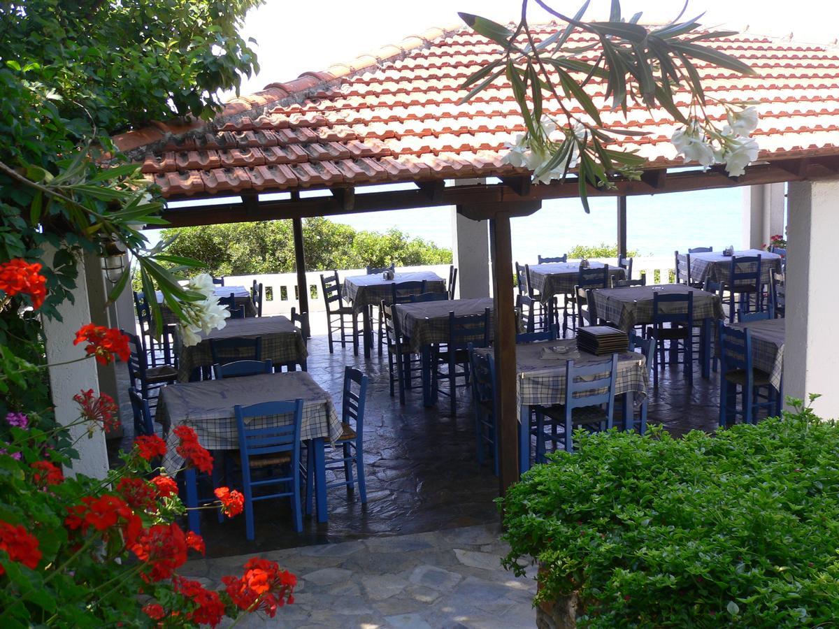 Megalos Mourtias Alonnisos Town Exterior photo